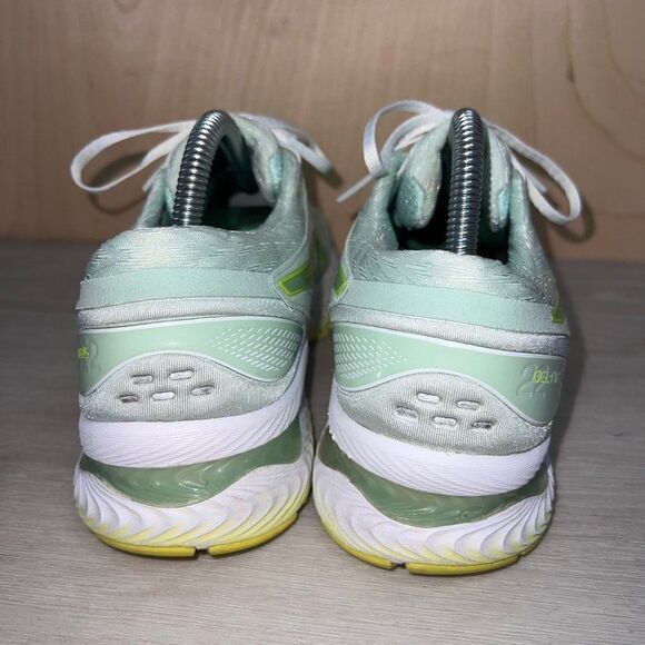 Asics Gel Nimbus 22 Mint Tint Safety Yellow 1012A663 Women's 9 - Picture 4 of 11